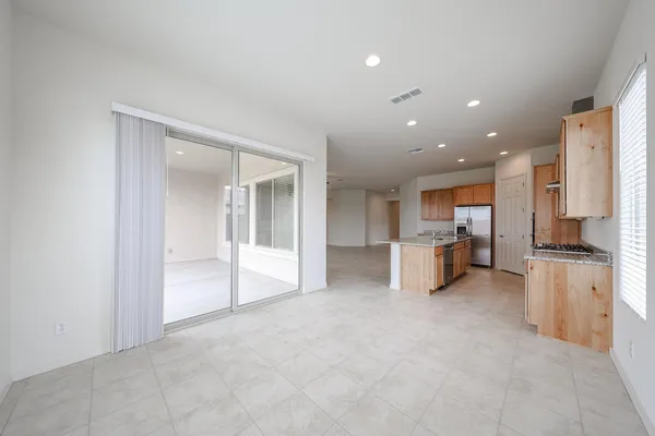 $2,400 | 25620 North 167th Drive, Surprise, AZ 85387