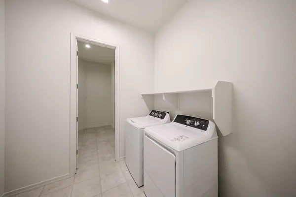 $2,400 | 25620 North 167th Drive, Surprise, AZ 85387