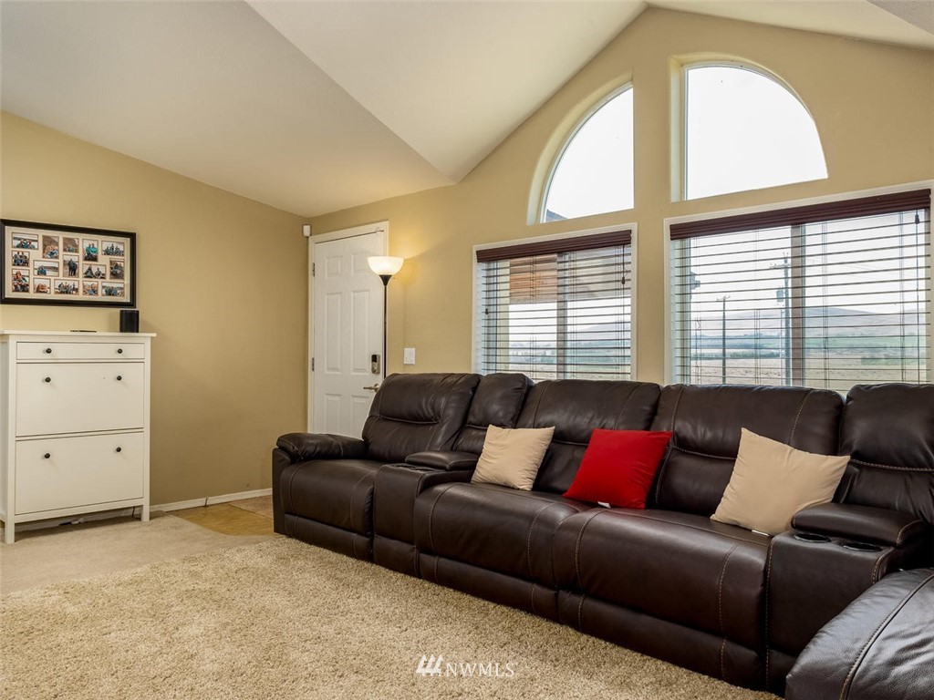 12005 Dodson Road Northwest Ephrata, WA 98823 - Photo 3 of 20 Gallery Image 3