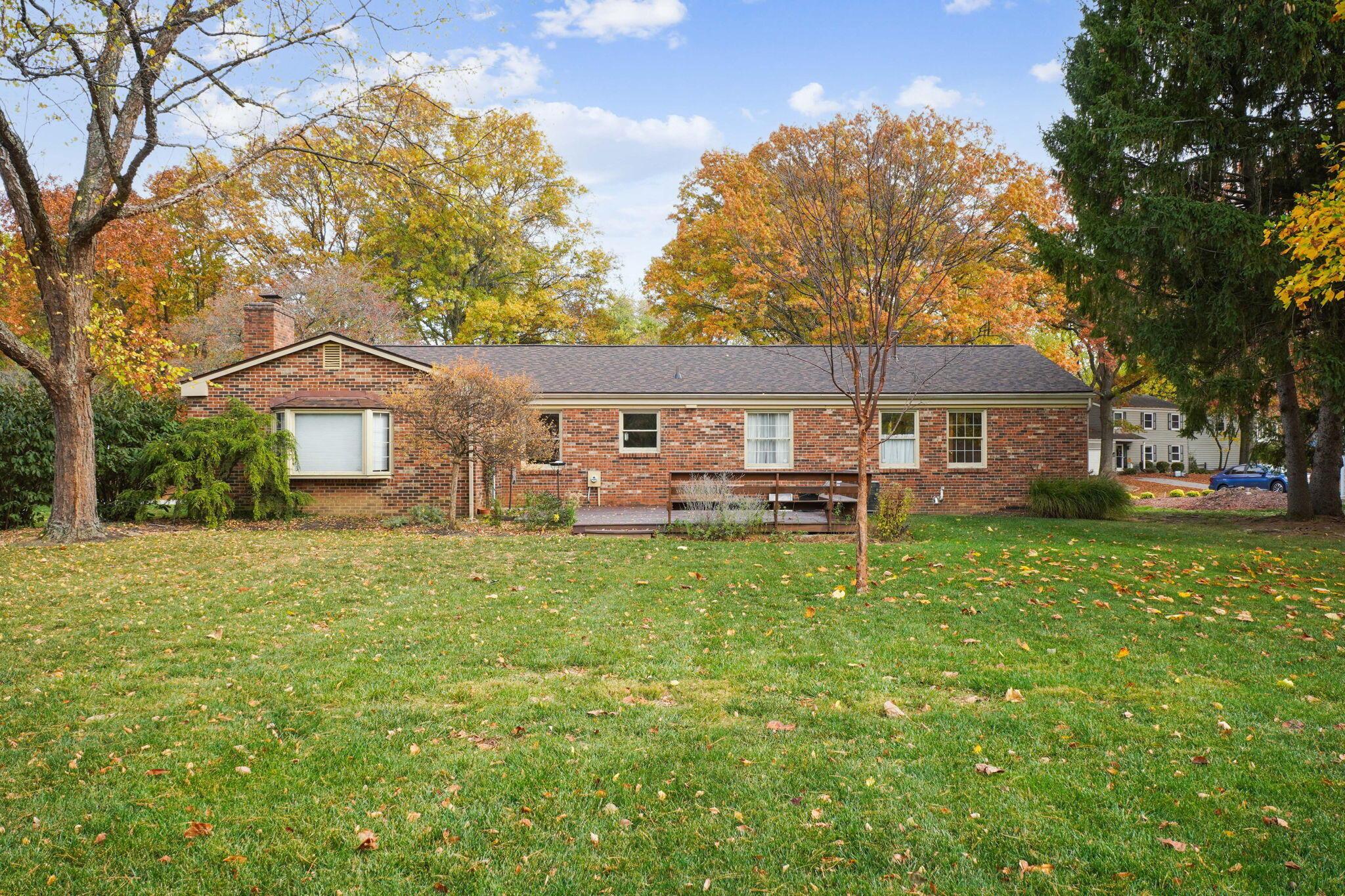 929 Old Farm Road Columbus, OH 43213 - Photo 9 of 20 Back of home
