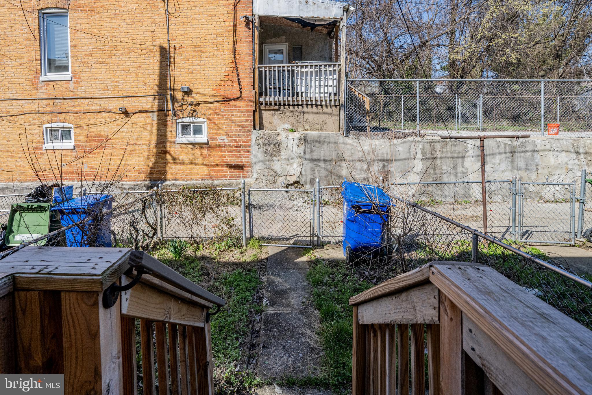 2730 Baker Street Baltimore, MD 21216 - Photo 21 of 27 Yard