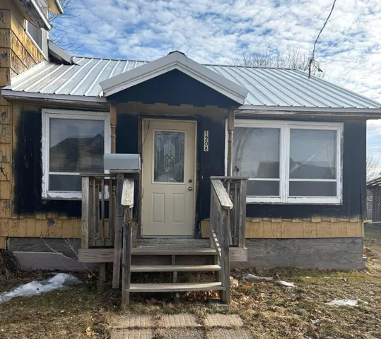 $80,000 | 1208 Academy Street, Elroy, WI 53929