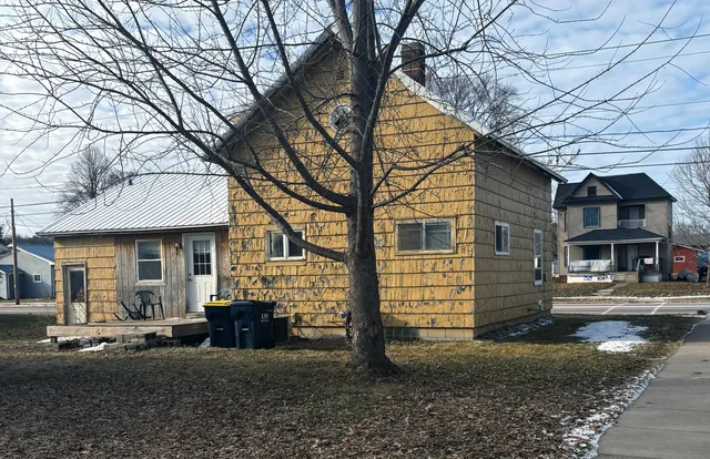 $80,000 | 1208 Academy Street, Elroy, WI 53929