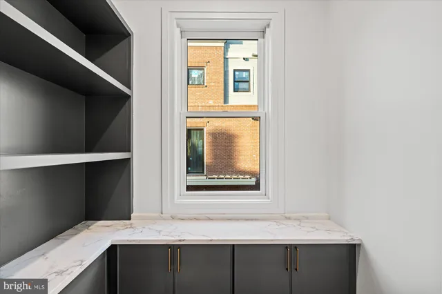 $2,485,000 | 107 North West, Alexandria, VA 22314