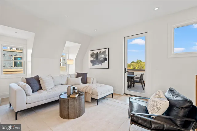 $2,485,000 | 107 North West, Alexandria, VA 22314