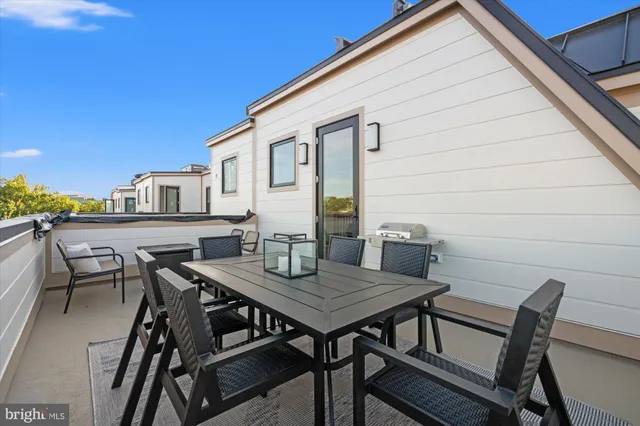 $2,485,000 | 107 North West, Alexandria, VA 22314