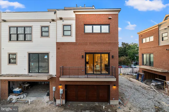 $2,485,000 | 107 North West, Alexandria, VA 22314