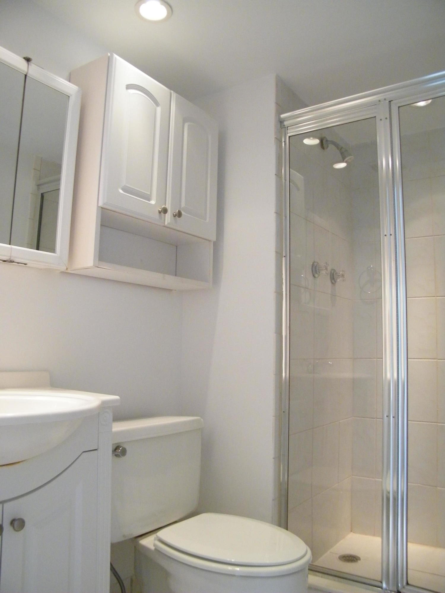 5900 Northeast 7th Avenue, Unit 107S Boca Raton, FL 33487 - Photo 9 of 17 Bath