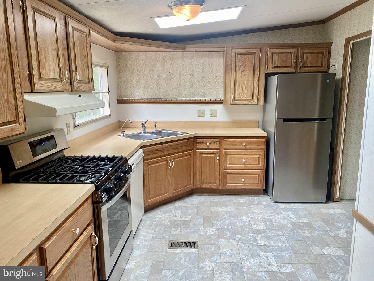 746 Sawmill Road Boyertown, PA 19512 - Photo 10 of 28 Kitchen