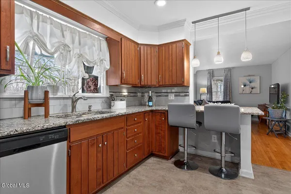$325,000 | 2460 Troy-Schenectady Road, Niskayuna, NY 12309