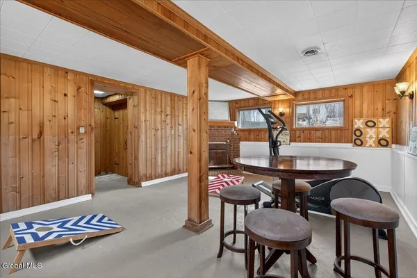 $325,000 | 2460 Troy-Schenectady Road, Niskayuna, NY 12309