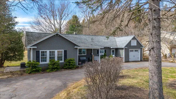 $325,000 | 2460 Troy-Schenectady Road, Niskayuna, NY 12309