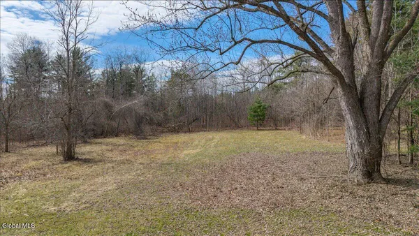 $325,000 | 2460 Troy-Schenectady Road, Niskayuna, NY 12309