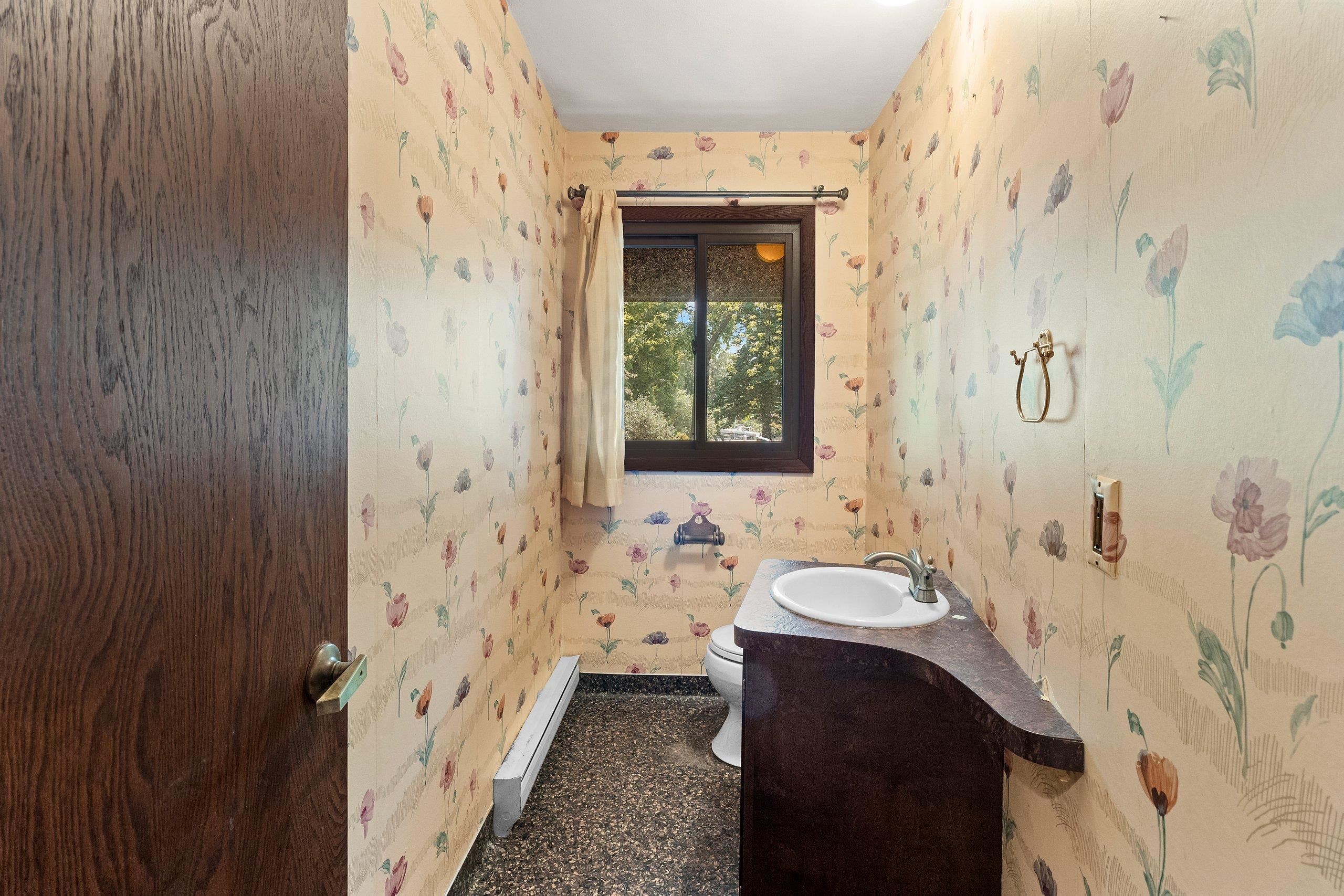 200 Lake Road Menasha, WI 54952 - Photo 49 of 87