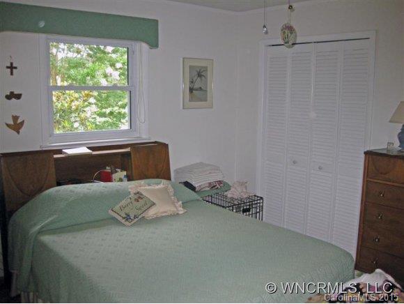 431 Pace Road Hendersonville, NC 28792 - Photo 12 of 24