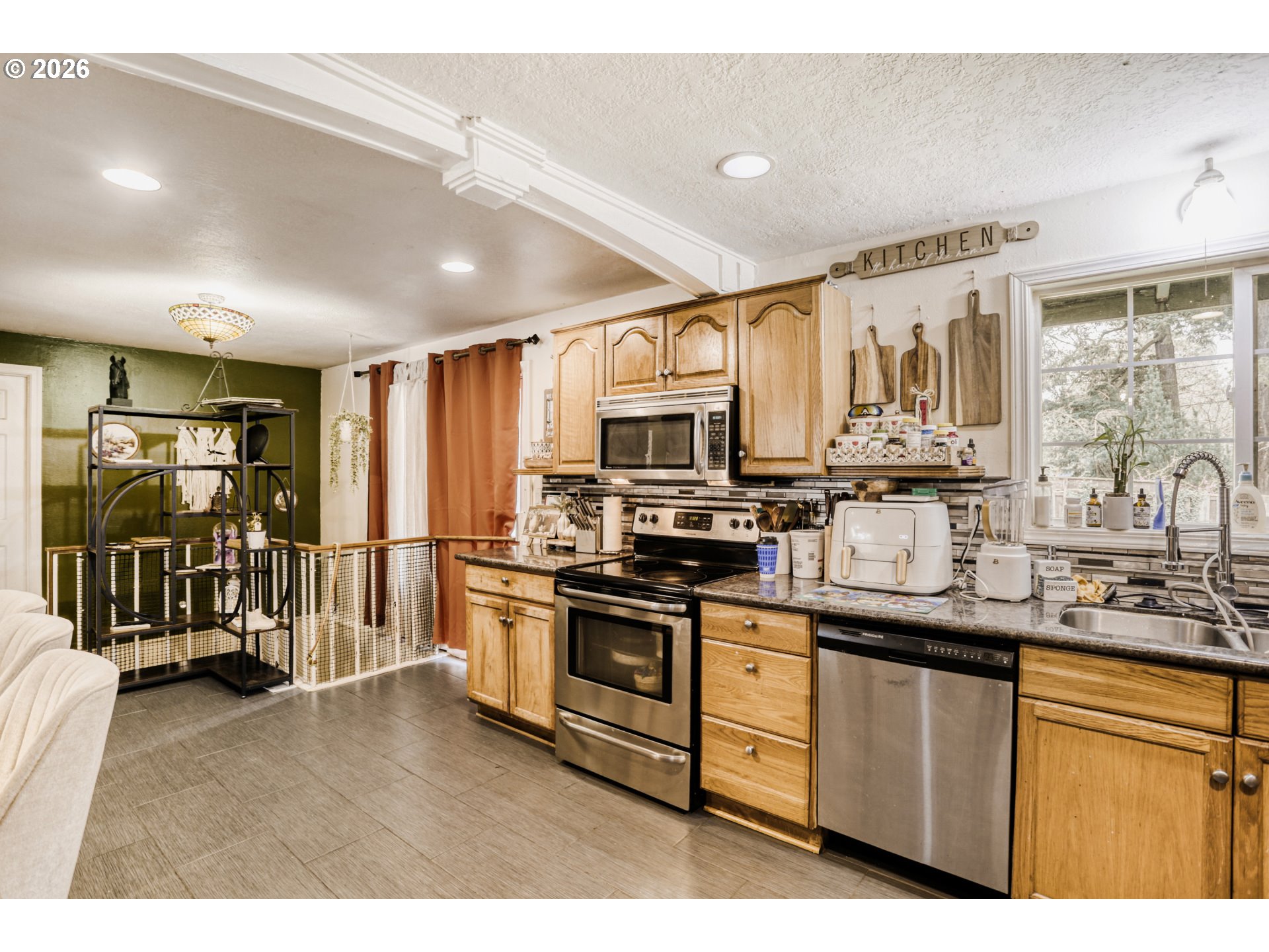 804 Southeast 176th Place Portland, OR 97233 - Photo 17 of 33