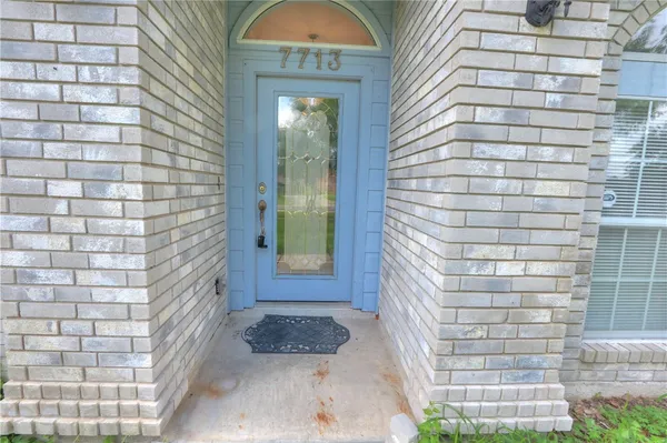 $2,300 | 7713 Odessa Drive, Corpus Christi, TX 78413