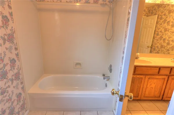 $2,300 | 7713 Odessa Drive, Corpus Christi, TX 78413