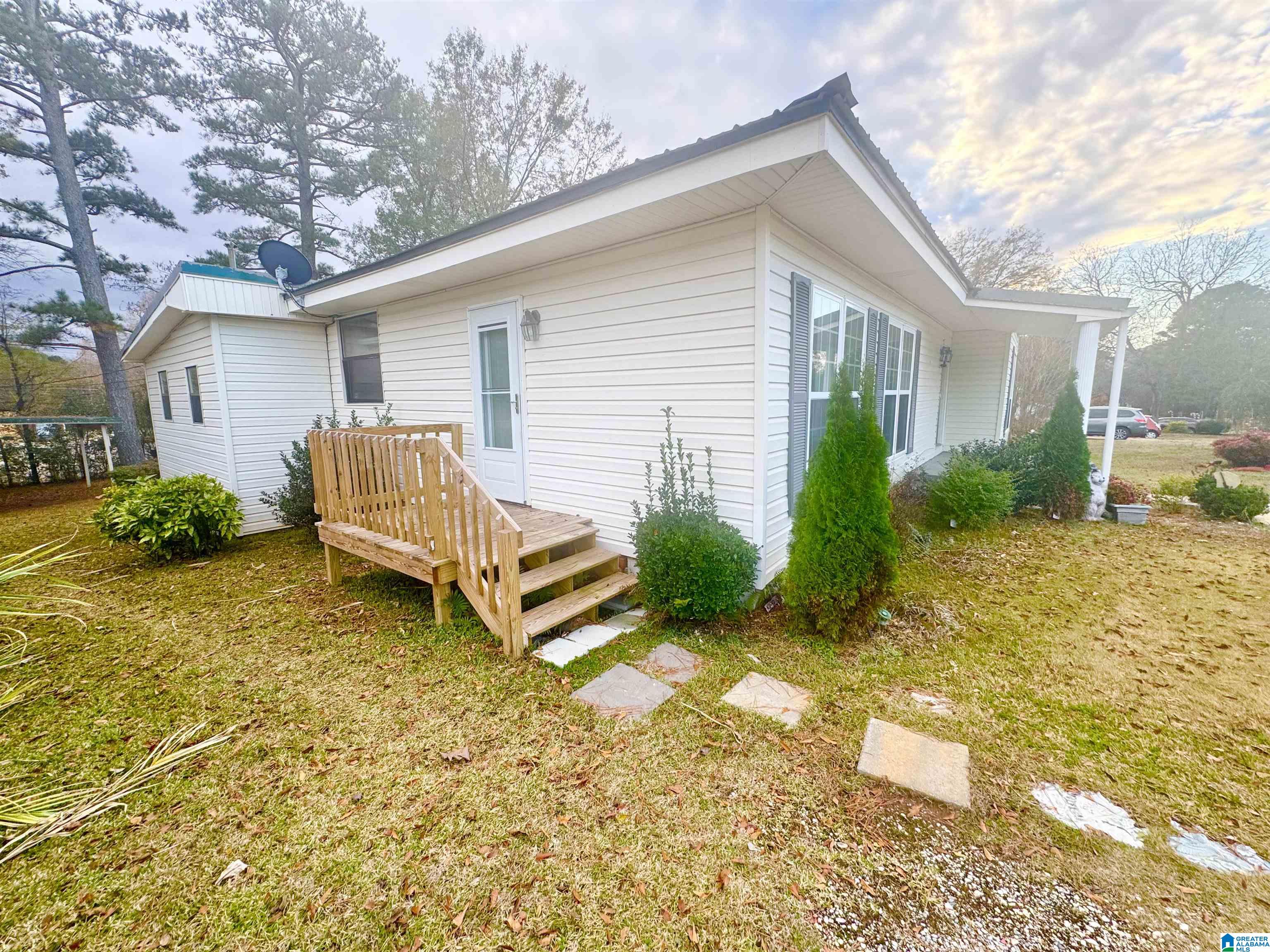312 Wheeler Street Sylacauga, AL 35150 - Photo 5 of 37