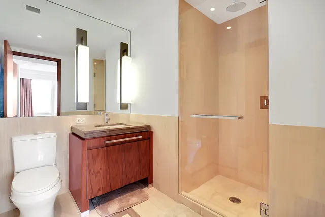 $2,215,000 | 400 5th Avenue, Unit 37C | Midtown South