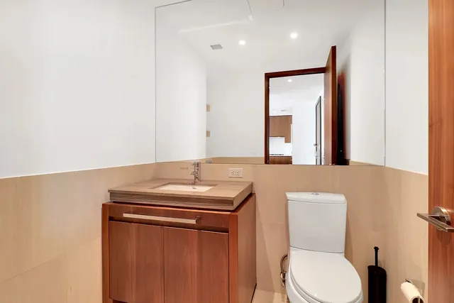 $2,215,000 | 400 5th Avenue, Unit 37C | Midtown South