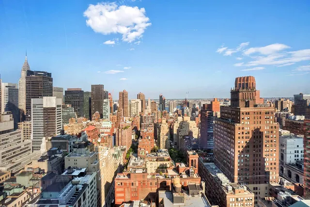 $2,215,000 | 400 5th Avenue, Unit 37C | Midtown South