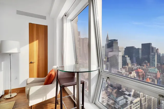 $2,215,000 | 400 5th Avenue, Unit 37C | Midtown South