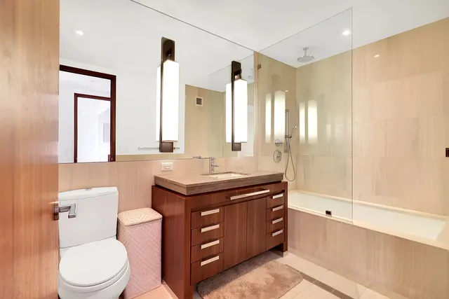 $2,215,000 | 400 5th Avenue, Unit 37C | Midtown South