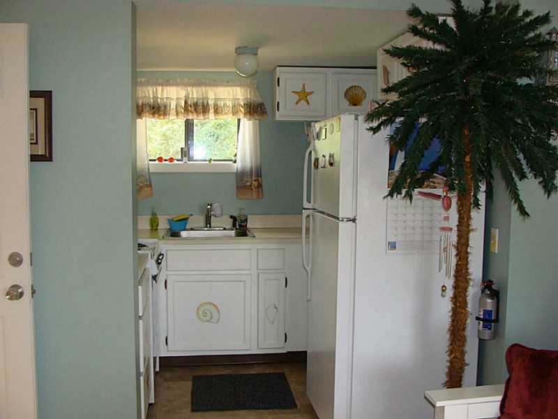 4239 Old Post Road, Unit 8 Charlestown, RI 02813 - Photo 5 of 14 Kitchen.