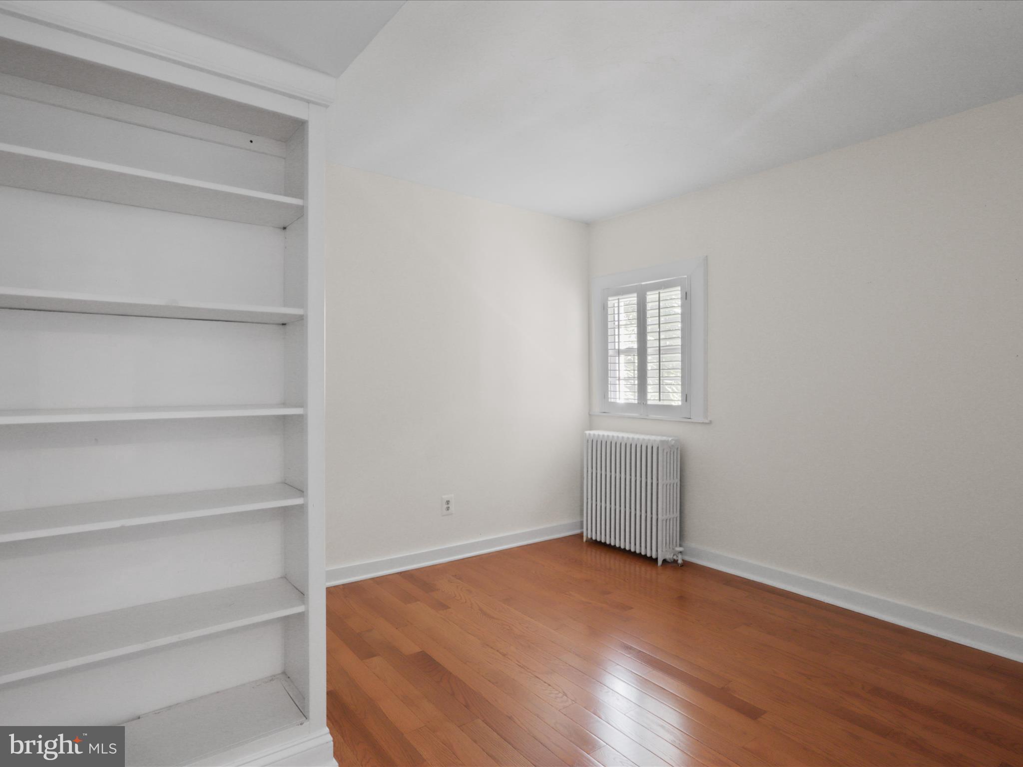 3309 20th Road North Arlington, VA 22207 - Photo 21 of 63 Main Level Bedroom 4