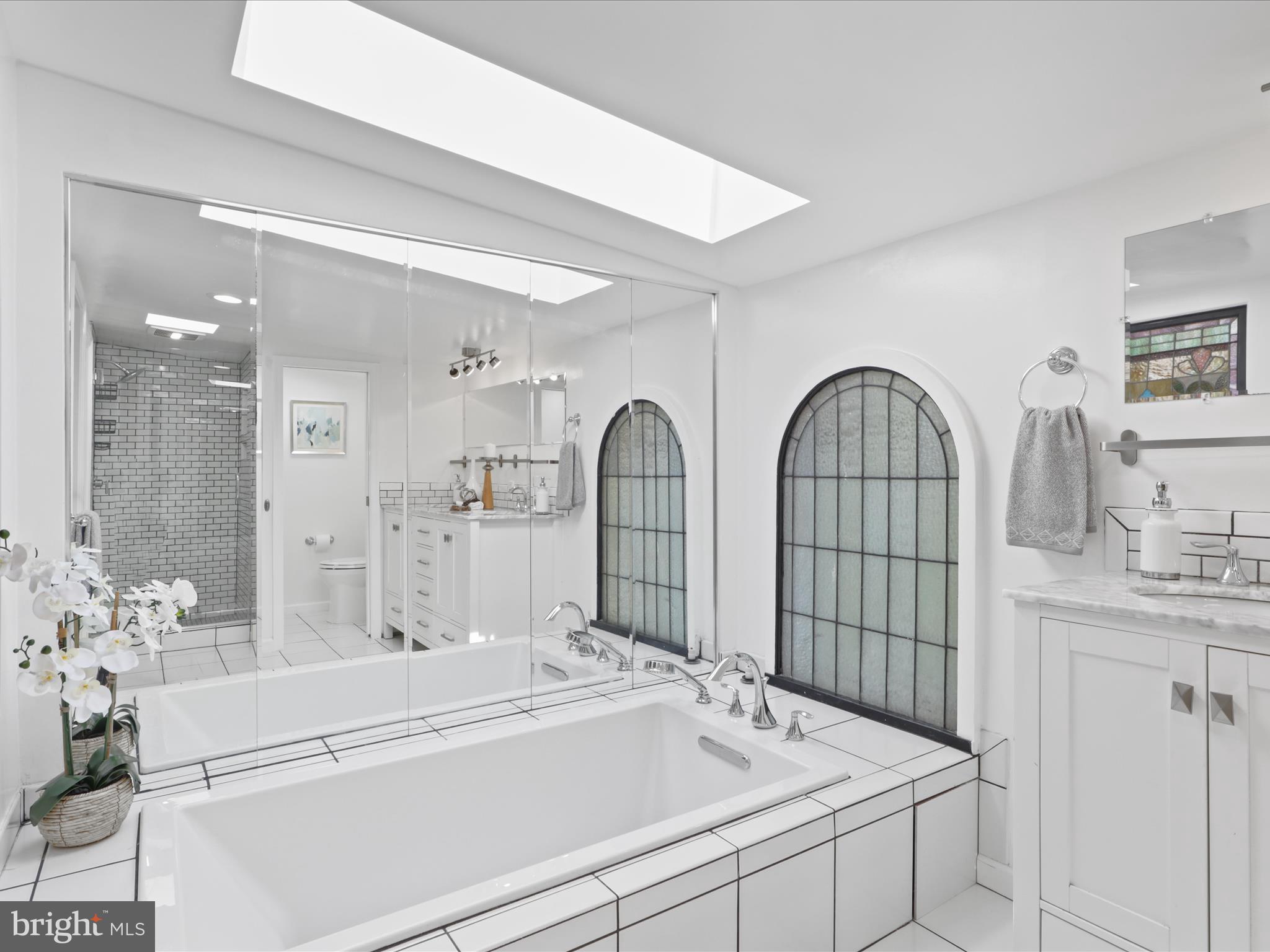 3309 20th Road North Arlington, VA 22207 - Photo 26 of 63 So much natural light
