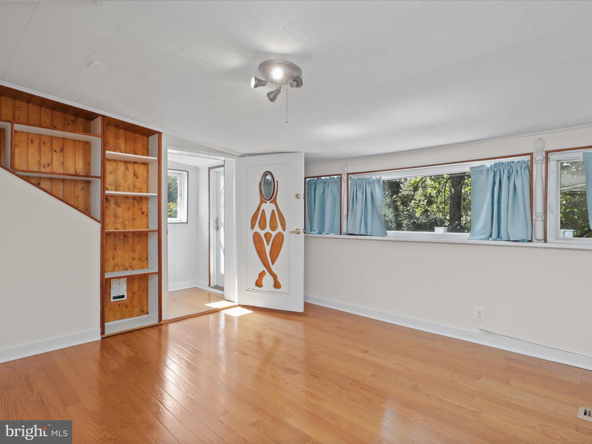 3309 20th Road North Arlington, VA 22207 - Photo 34 of 63 Upper level bedroom 2