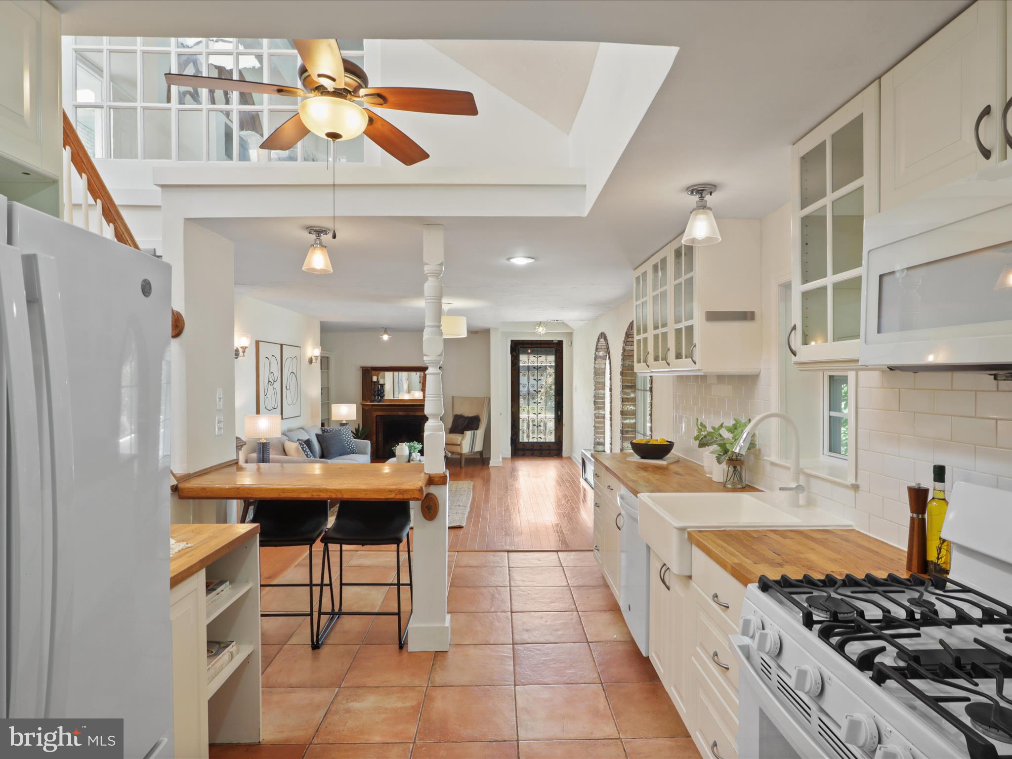 3309 20th Road North Arlington, VA 22207 - Photo 10 of 63 Sunny, Bright Kitchen