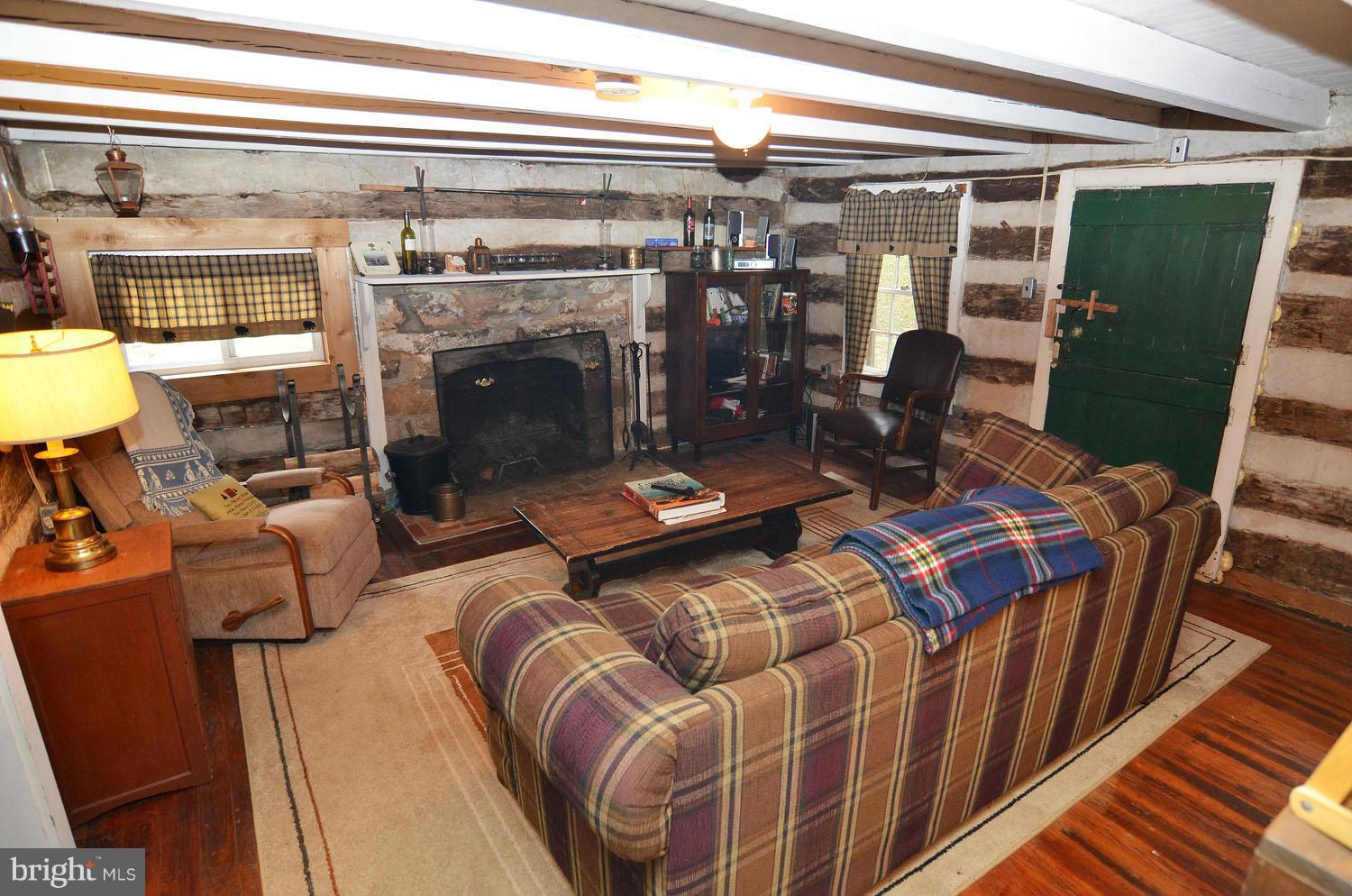 1333 Feltner Road Bluemont, VA 20135 - Photo 3 of 30 Living Room
