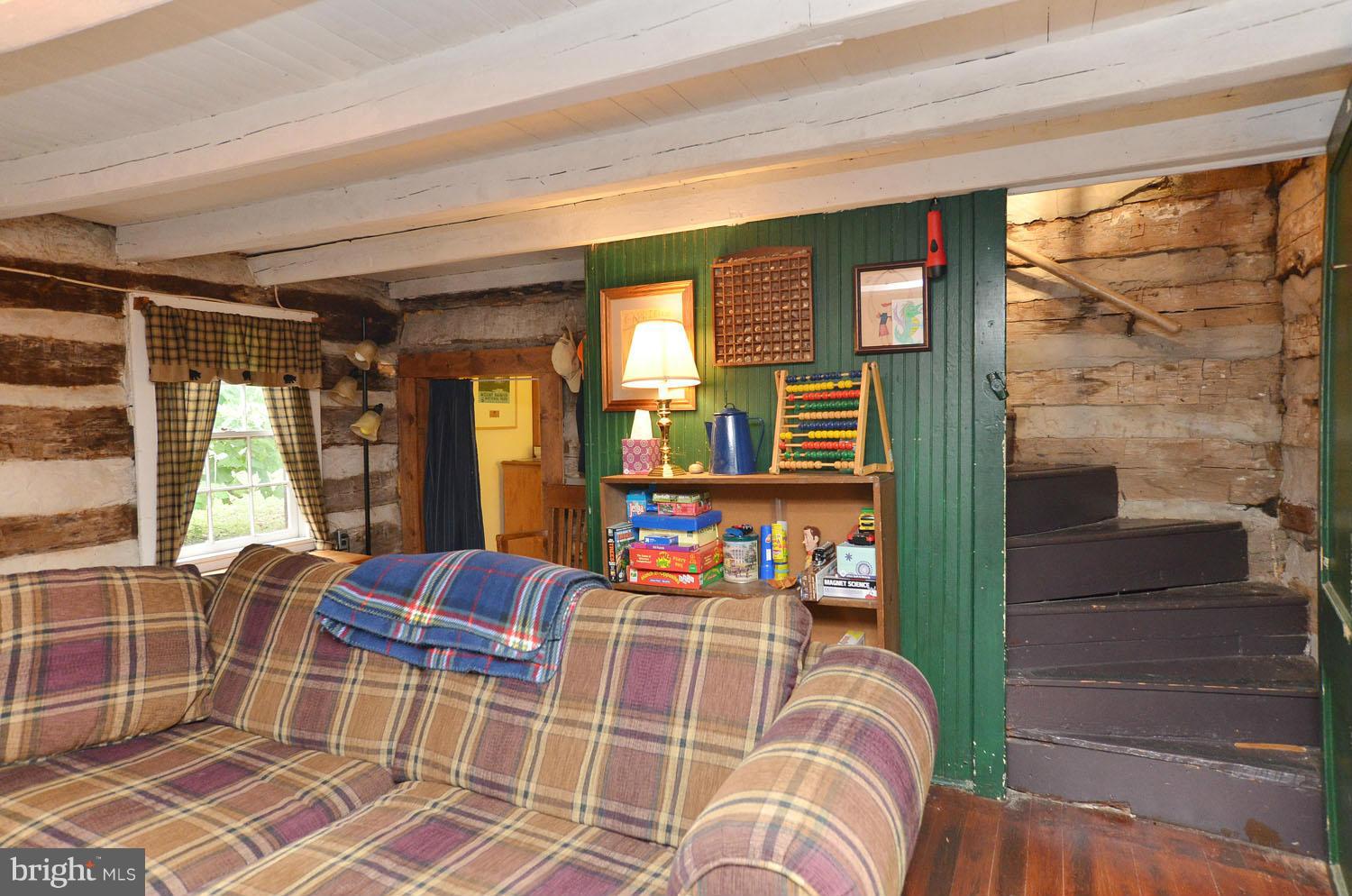 1333 Feltner Road Bluemont, VA 20135 - Photo 4 of 30 Living Room