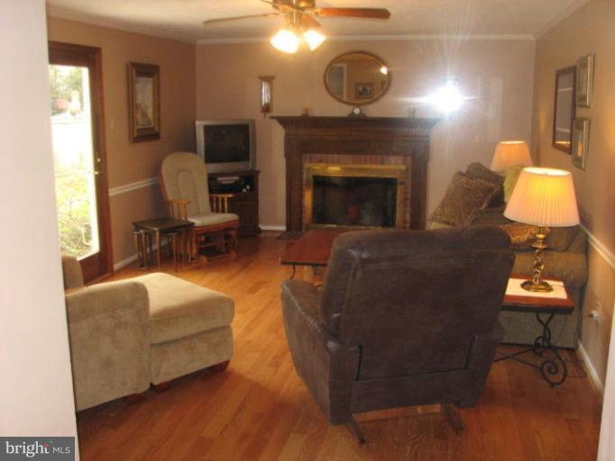 504 Sunfield Way Frederick, MD 21703 - Photo 2 of 18 Family Room