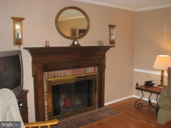 504 Sunfield Way Frederick, MD 21703 - Photo 4 of 18 Family Room #3