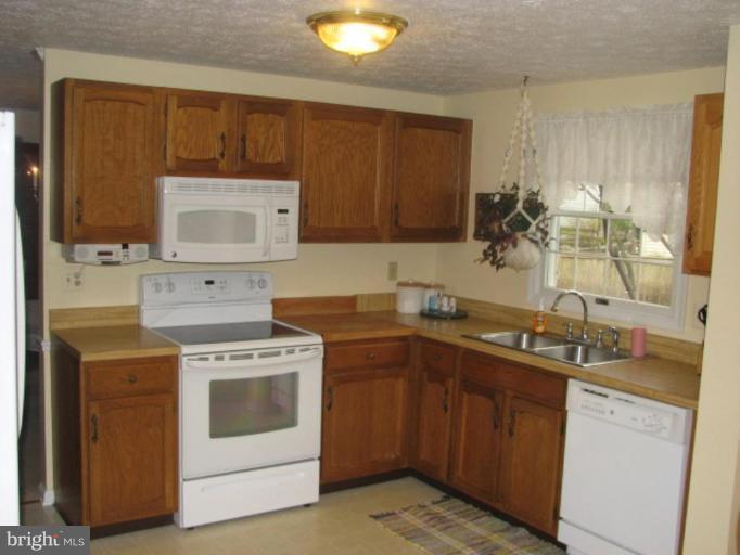 504 Sunfield Way Frederick, MD 21703 - Photo 5 of 18 Kitchen