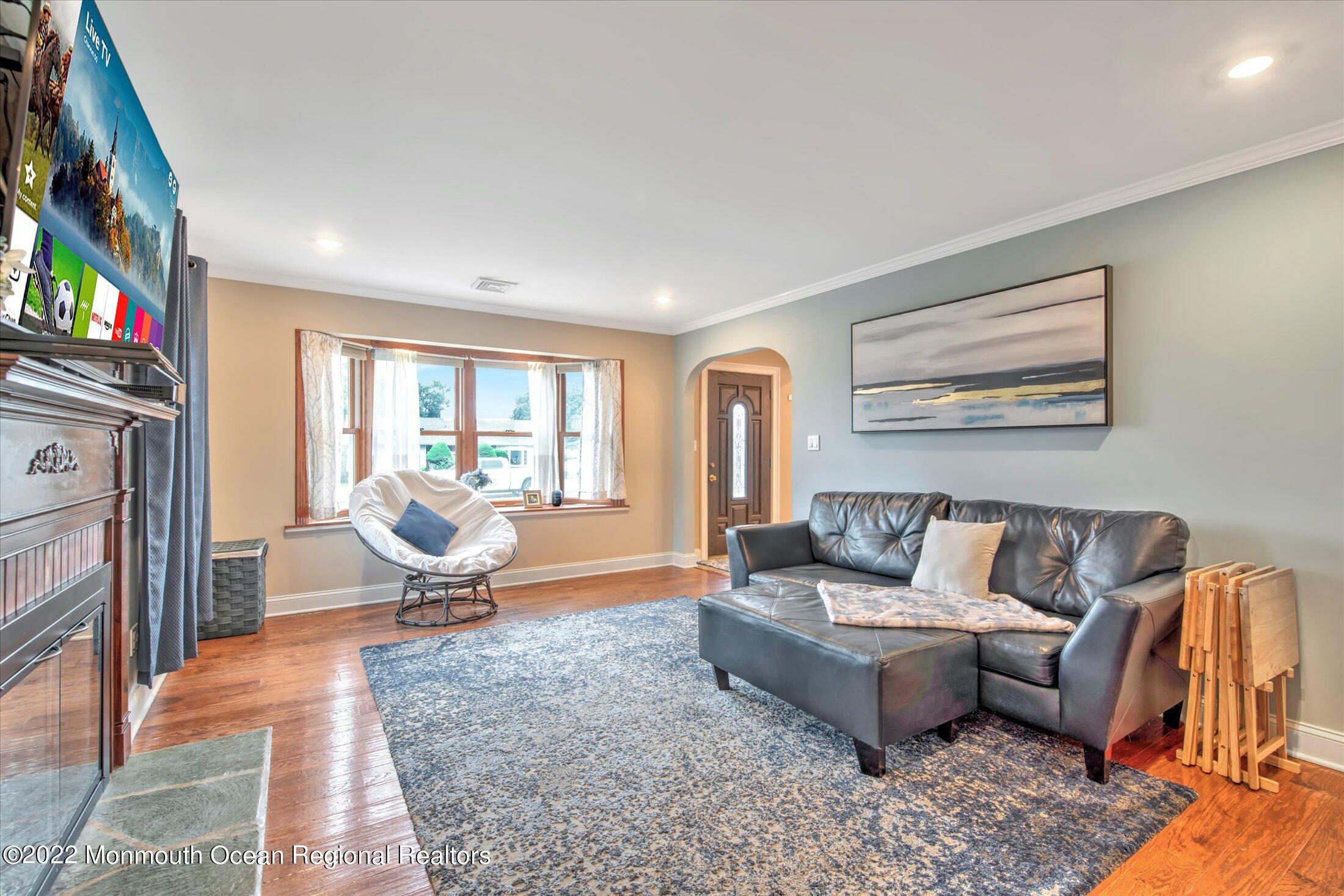 52 Cannon Road Freehold, NJ 07728 - Photo 11 of 46 12-LIVING ROOM