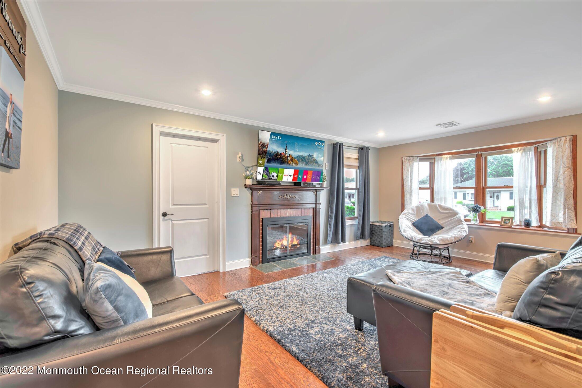 52 Cannon Road Freehold, NJ 07728 - Photo 13 of 46 14-LIVING ROOM
