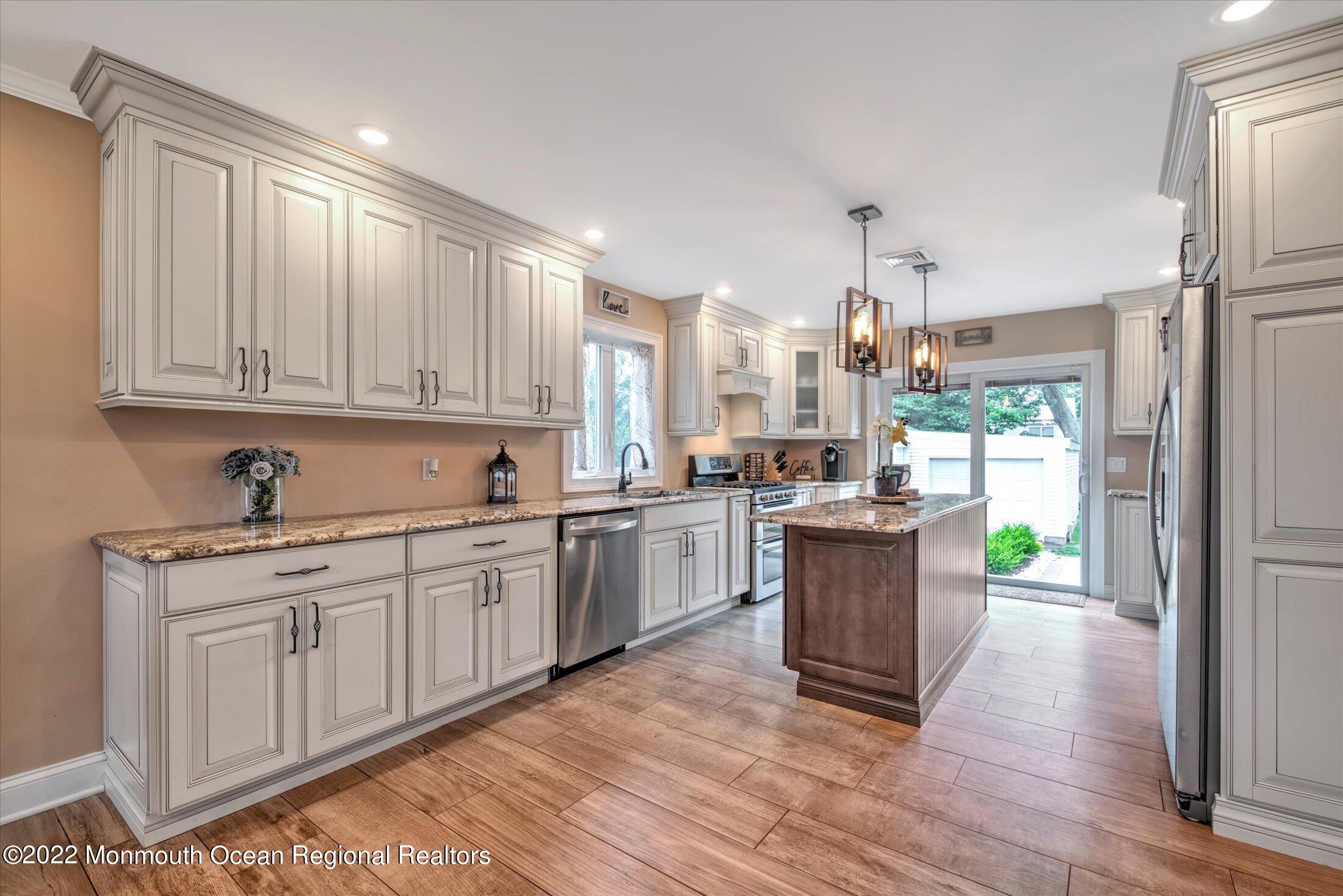 52 Cannon Road Freehold, NJ 07728 - Photo 18 of 46 19-KITCHEN
