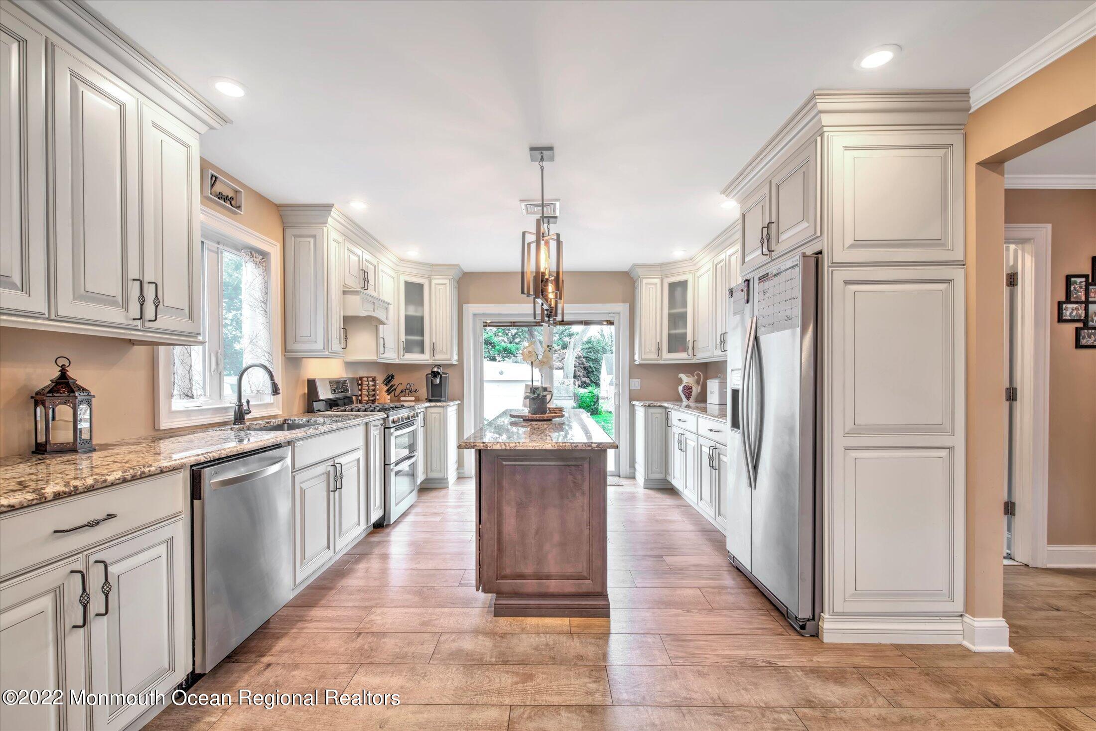 52 Cannon Road Freehold, NJ 07728 - Photo 19 of 46 20-KITCHEN