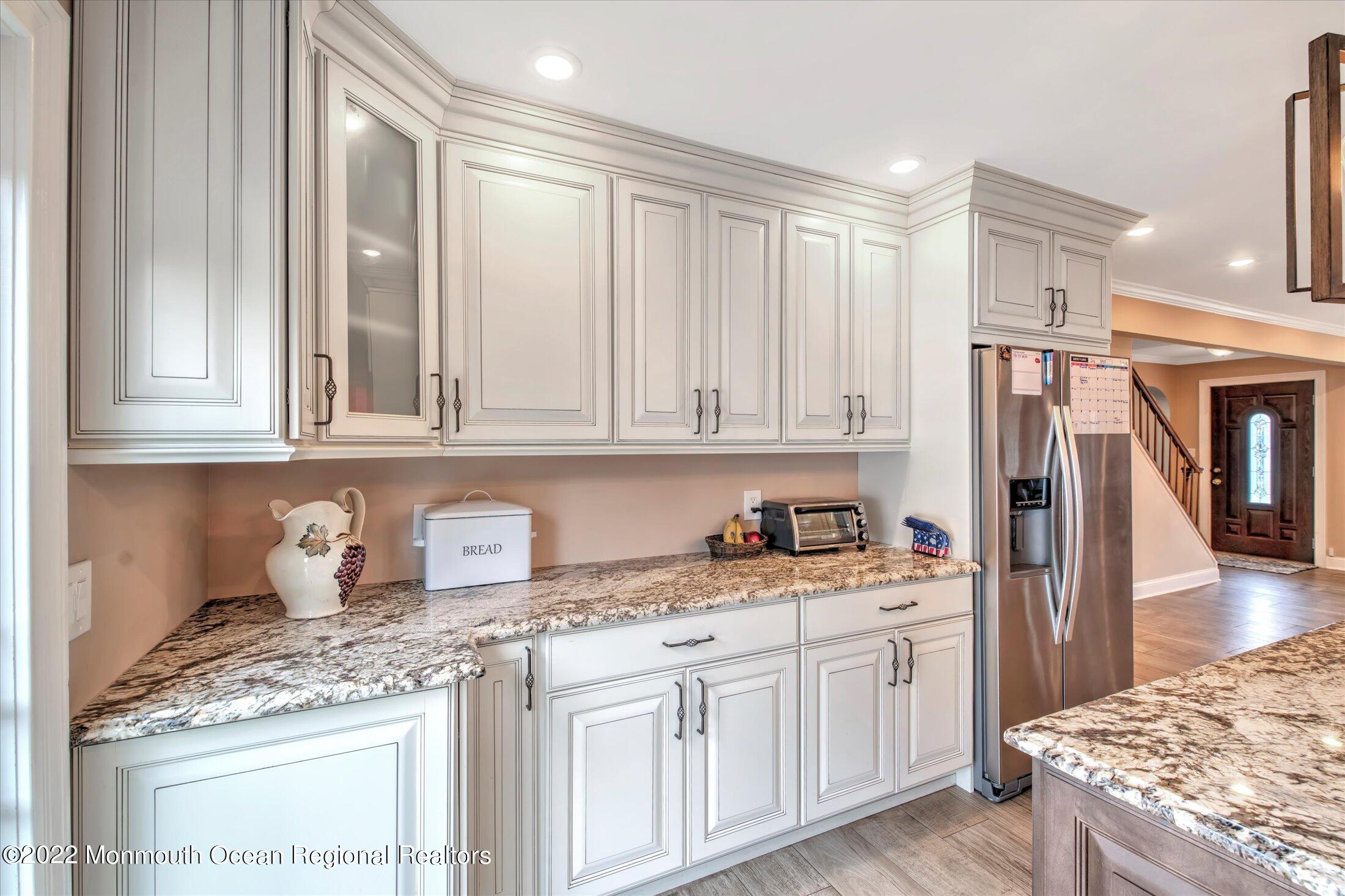 52 Cannon Road Freehold, NJ 07728 - Photo 23 of 46 24-KITCHEN
