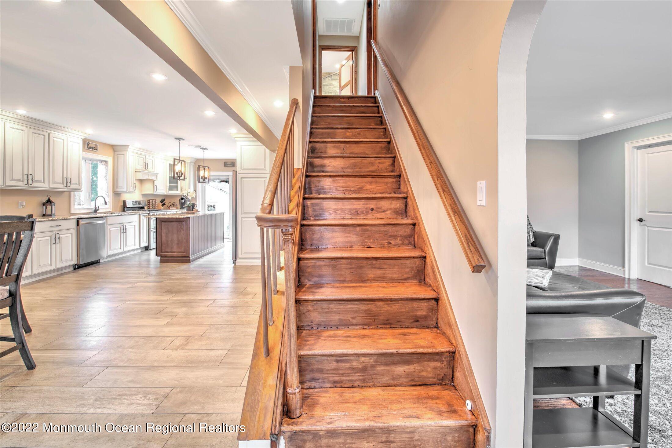 52 Cannon Road Freehold, NJ 07728 - Photo 5 of 46 05-FOYER