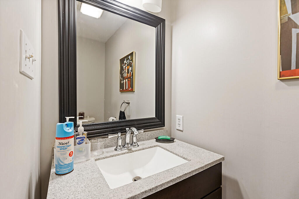 83 Middle Street, Unit 4 Hallowell, ME 04347 - Photo 17 of 47 29_BP5A3621_DxO_mls