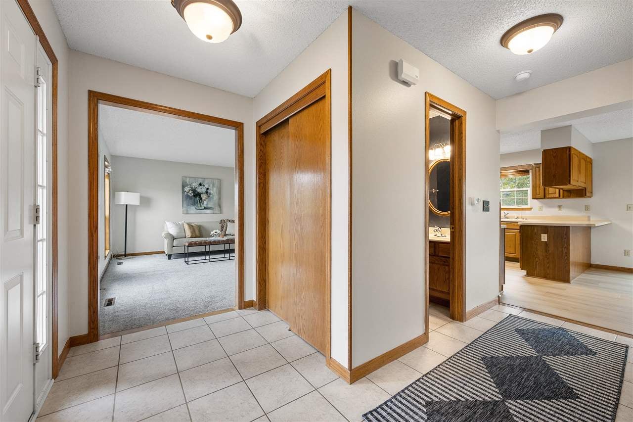 6925 Rockingham Drive Southwest Cedar Rapids, IA 52404 - Photo 6 of 44 Gallery Image 6