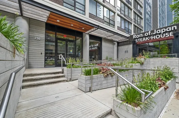 $2,050 | 230 East Ontario Street, Unit 2104, Chicago, IL 60611