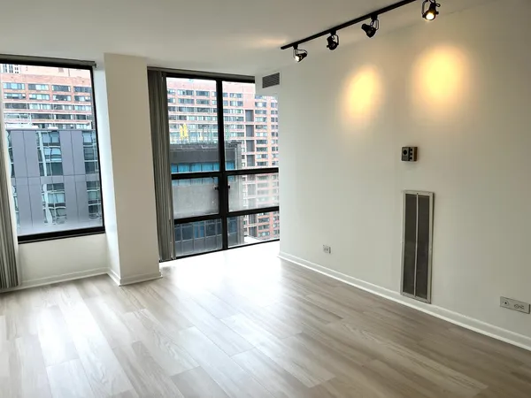 $2,050 | 230 East Ontario Street, Unit 2104, Chicago, IL 60611