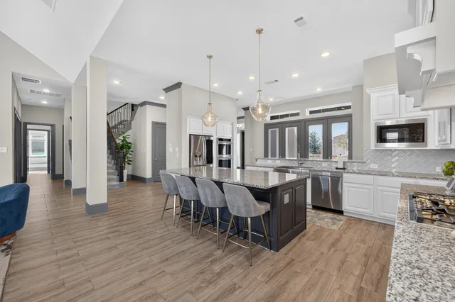 $1,075,000 | 11106 Laguna Mesa Drive, Cypress, TX 77433