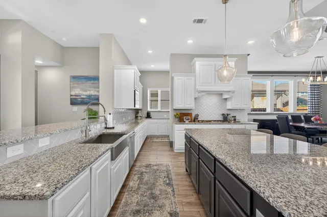 $1,075,000 | 11106 Laguna Mesa Drive, Cypress, TX 77433